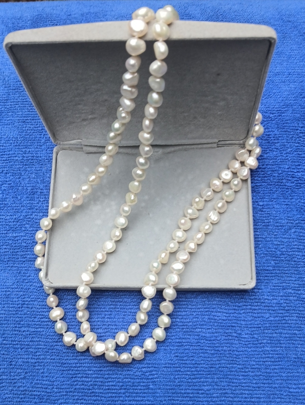 36-inch opera-length freshwater pearl necklace Vintage